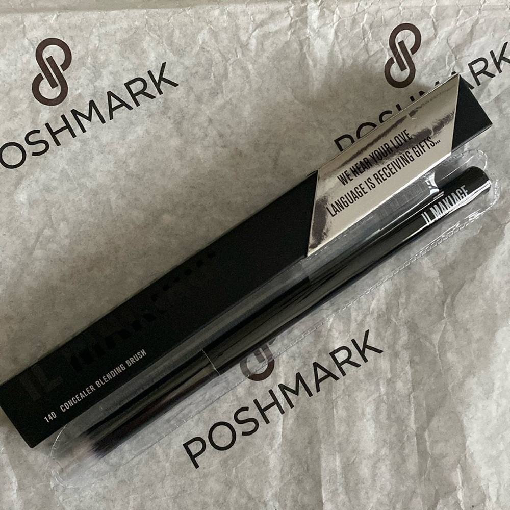 CONCEALER BLENDING BRUSH
